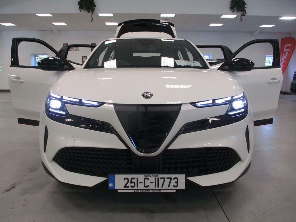 2025 Alfa Romeo Junior
