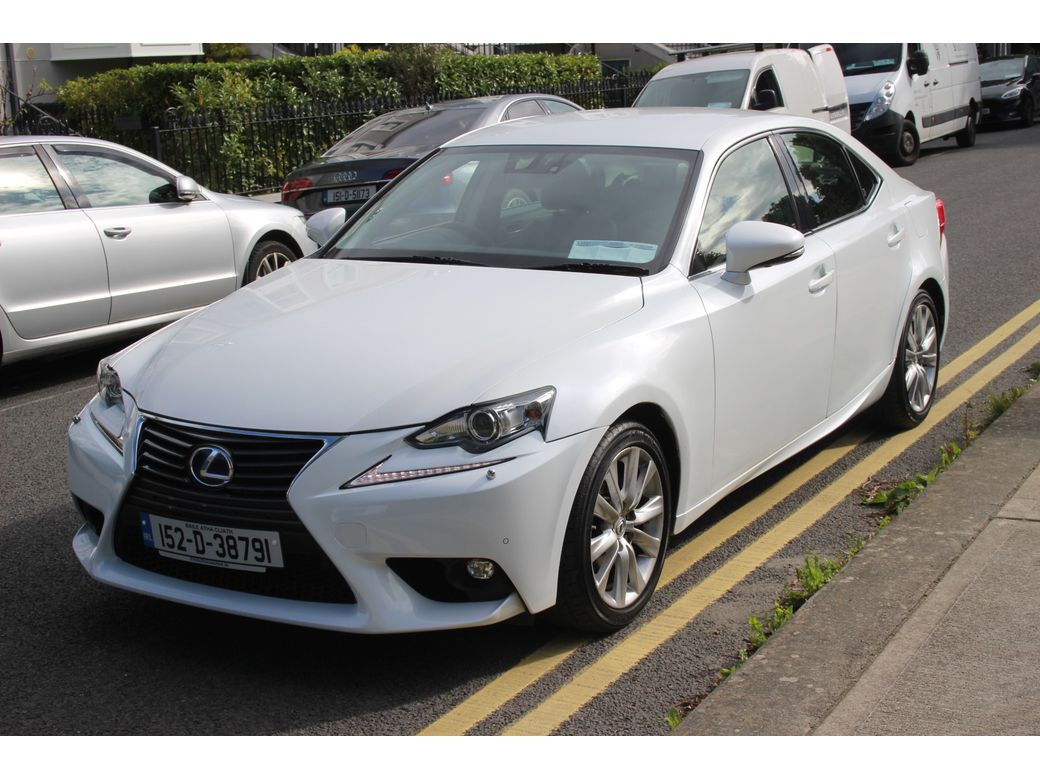 2015 Lexus IS 300h