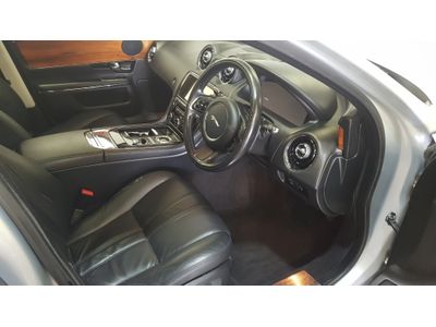 2010 Jaguar XJ