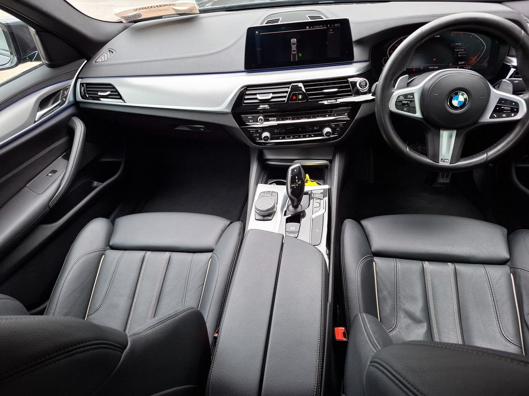 2020 BMW 520