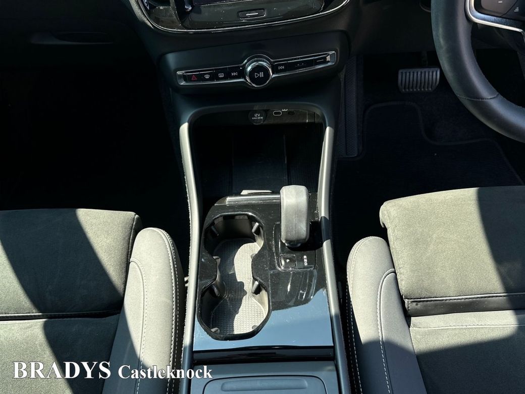 2023 Volvo XC40