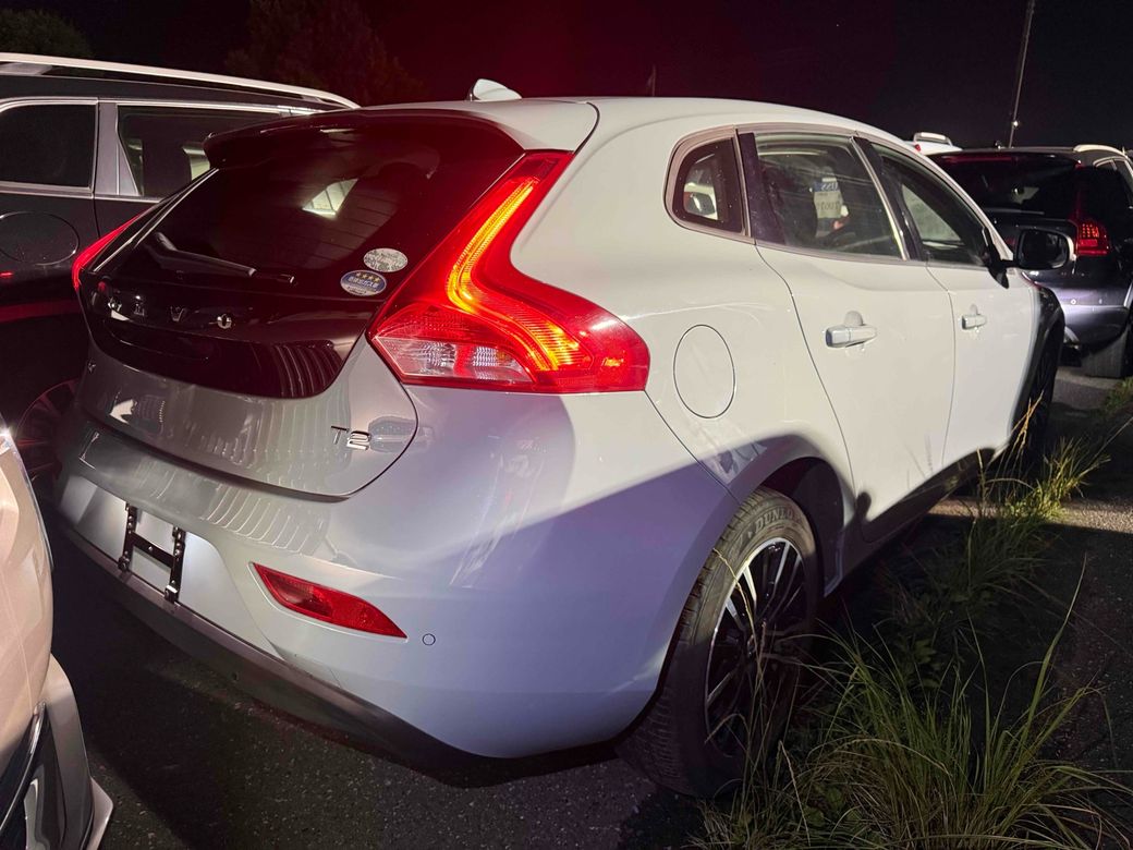 2018 Volvo V40
