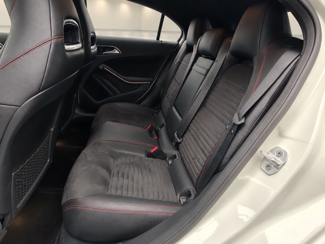2017 Mercedes-Benz A 180