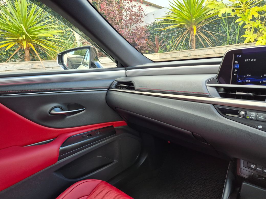 2021 Lexus ES 300h