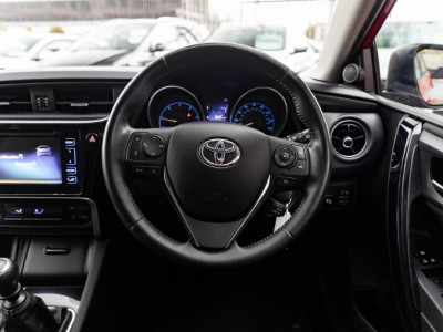 2016 Toyota Auris