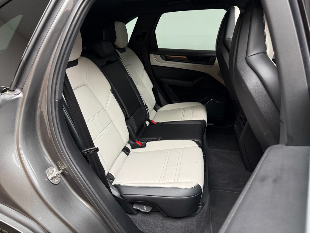 2024 Porsche Cayenne