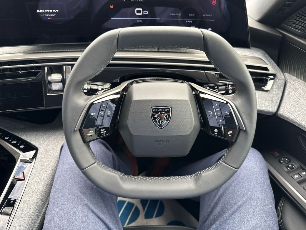 2025 Peugeot 5008