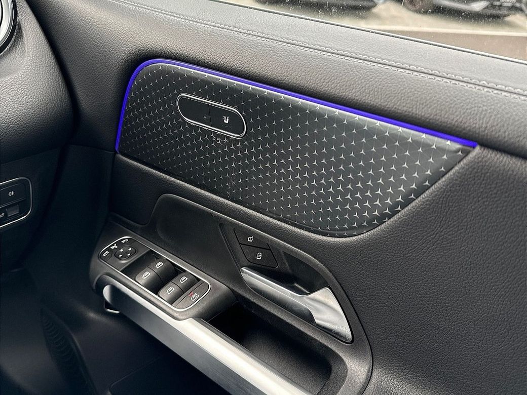 2025 Mercedes-Benz GLB Class