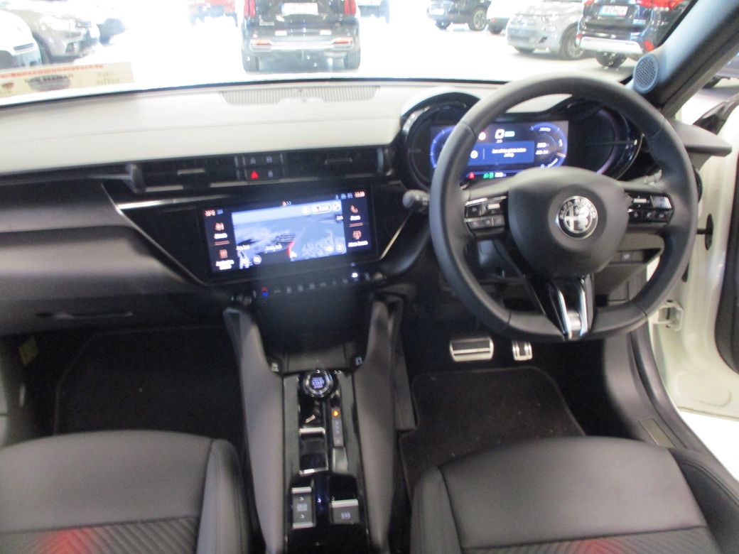 2025 Alfa Romeo Junior