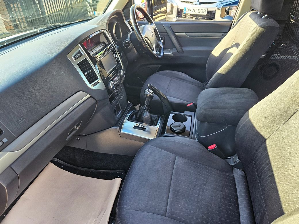 2015 Mitsubishi Pajero