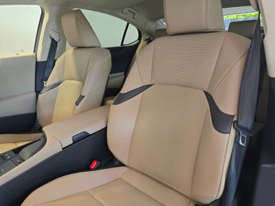 2019 Lexus ES 300h