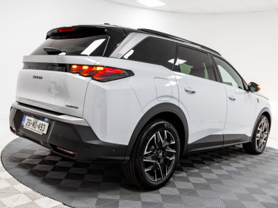 2025 Peugeot 5008
