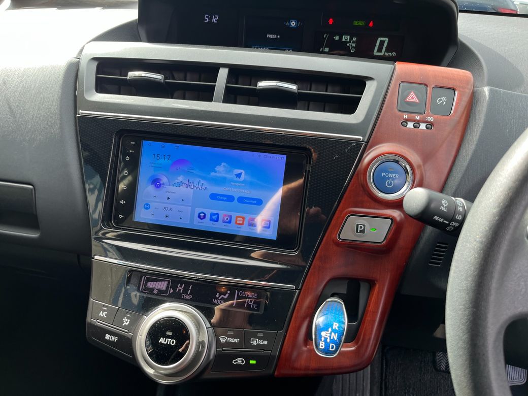 2016 Toyota Prius Alpha