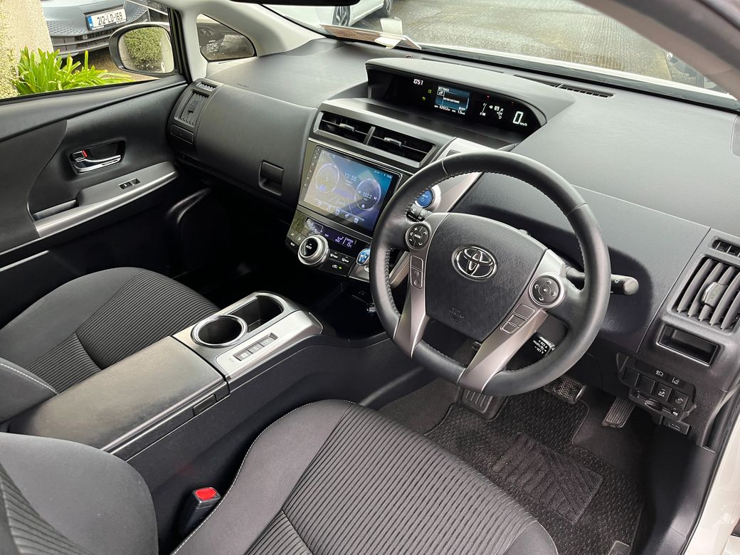 2019 Toyota Prius Alpha
