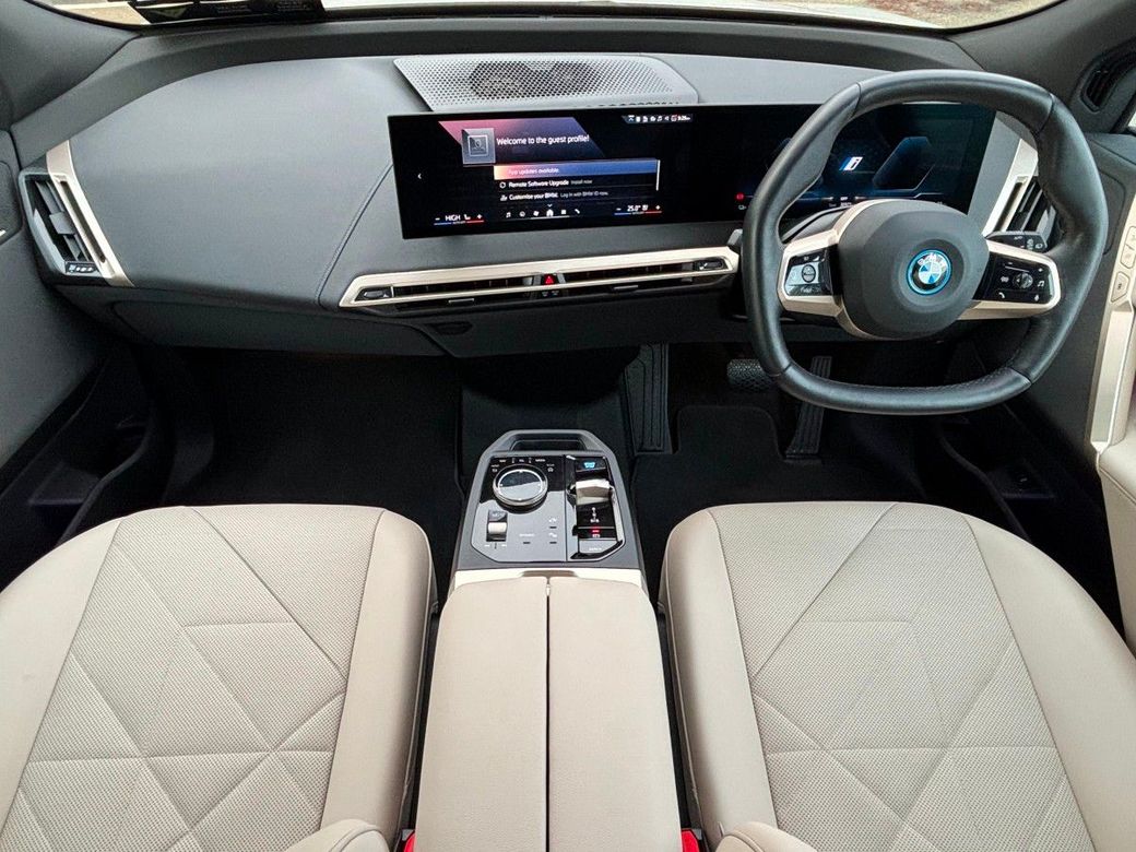 2023 BMW iX