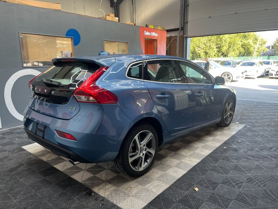 2016 Volvo V40