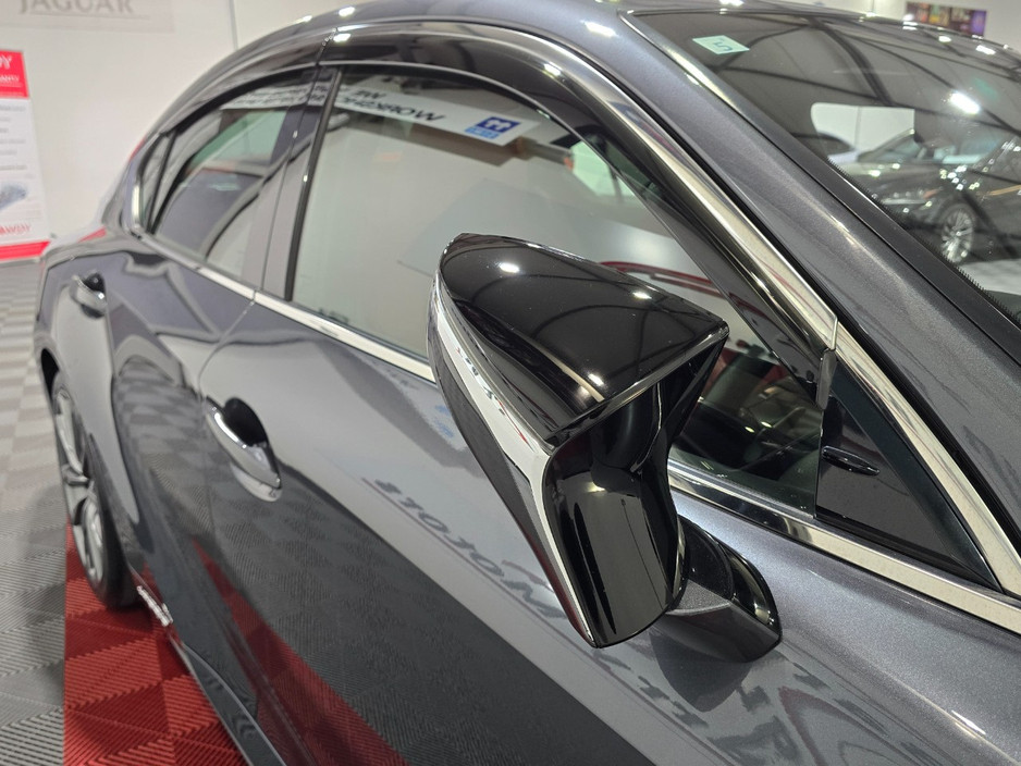 2021 Lexus IS 300h