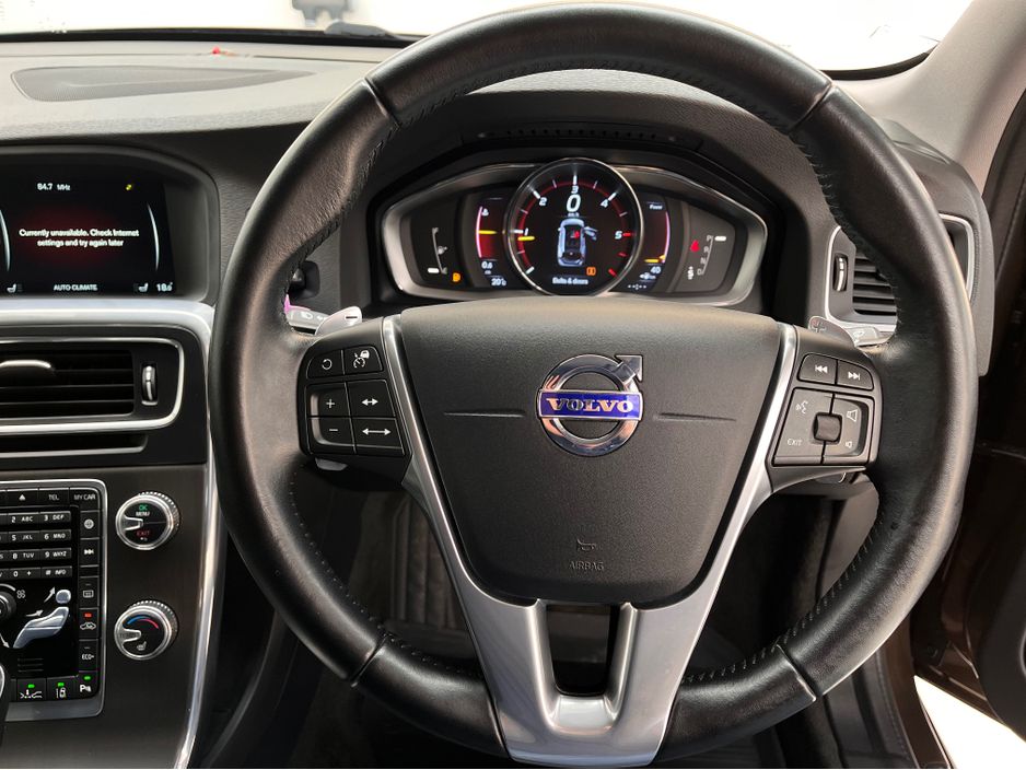 2016 Volvo V60 Cross Country
