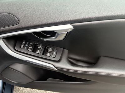 2019 Volvo V40