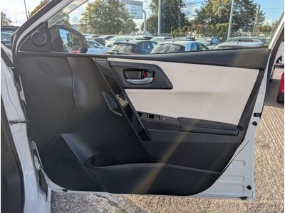 2016 Toyota Auris