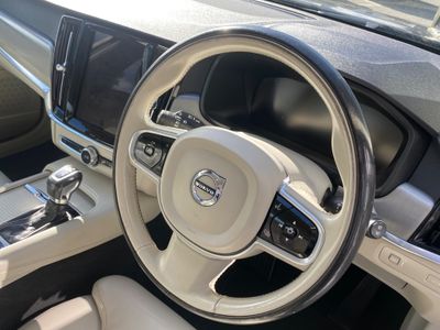 2020 Volvo V90
