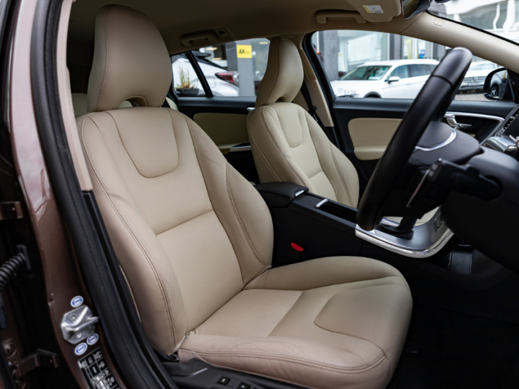 2017 Volvo V60