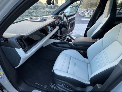 2024 Porsche Cayenne