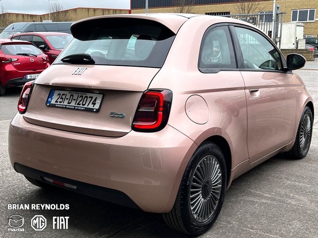 2025 Fiat 500e