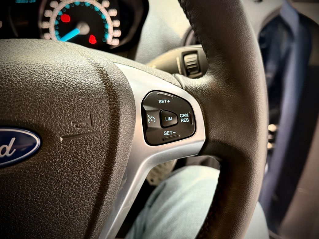 2023 Ford Transit Courier