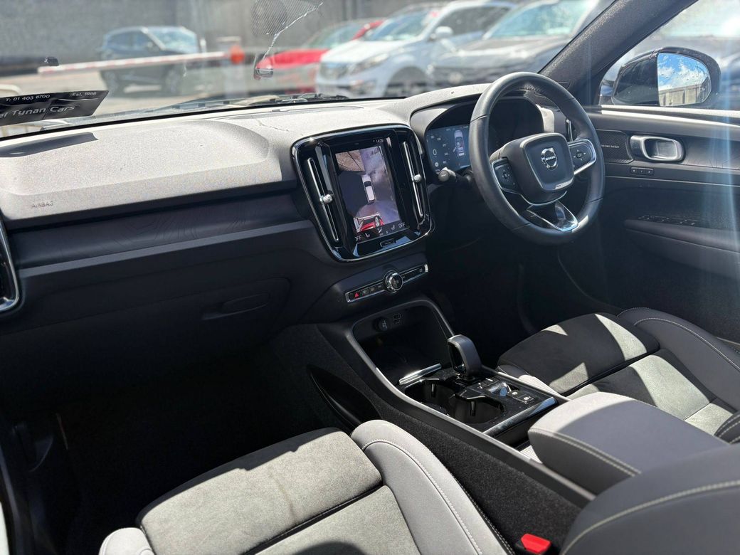 2023 Volvo XC40