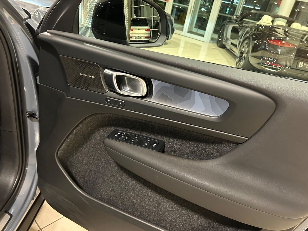 2023 Volvo XC40