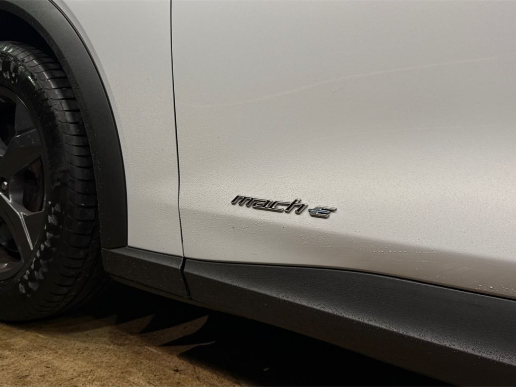 2022 Ford Mustang Mach-e