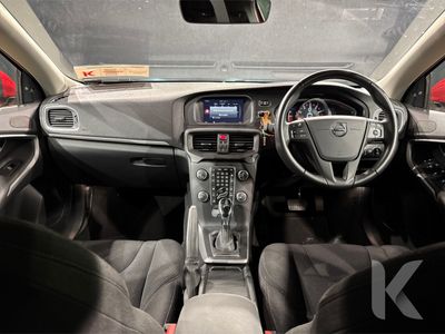 2020 Volvo V40