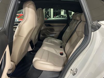 2022 Porsche Taycan