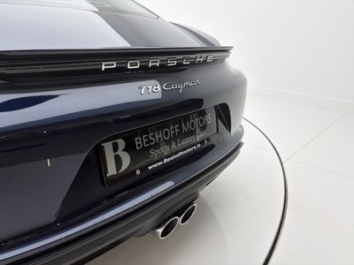 2022 Porsche Cayman