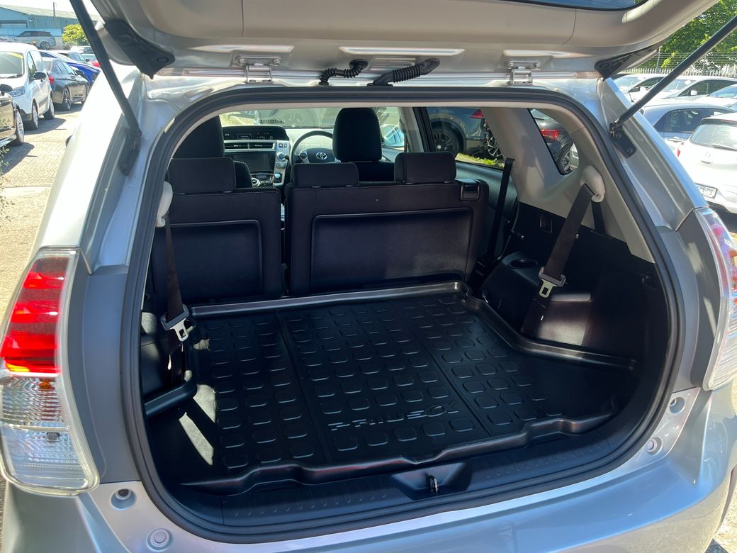 2019 Toyota Prius Alpha