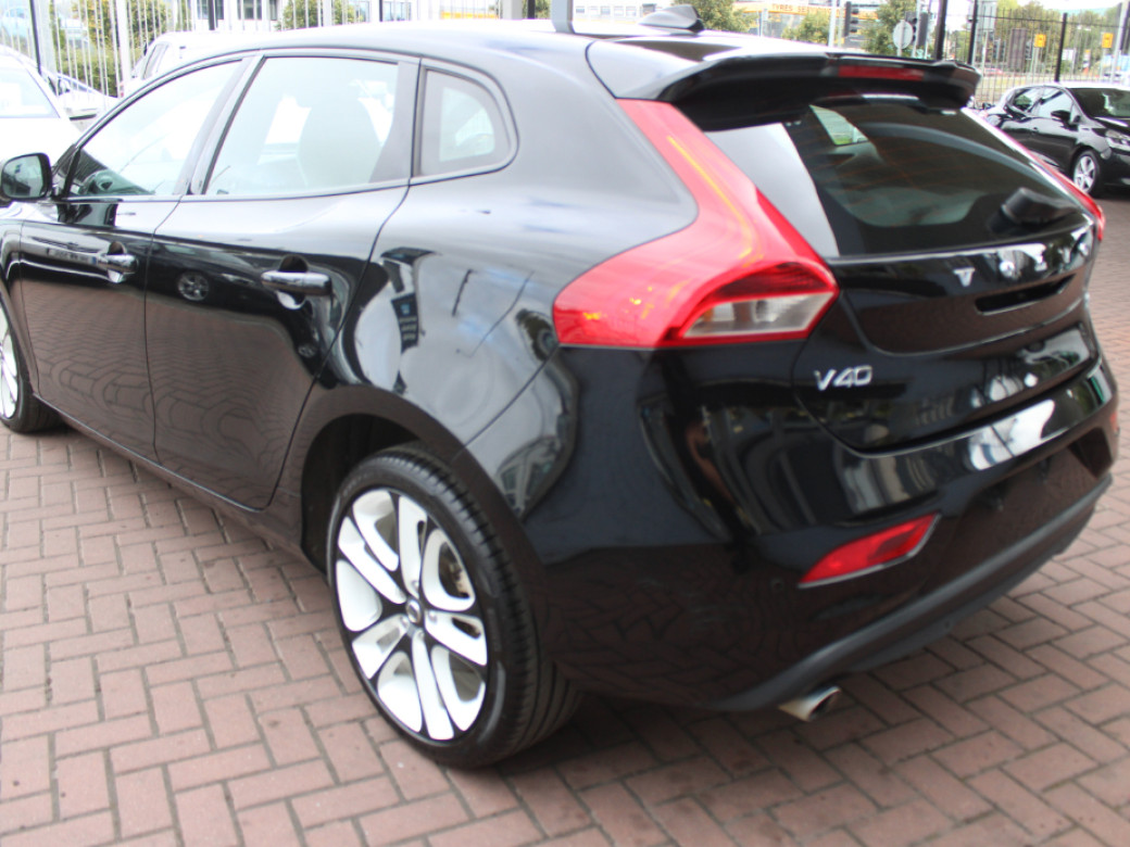 2019 Volvo V40