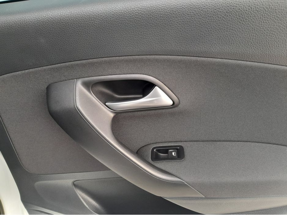 2016 Volkswagen Polo