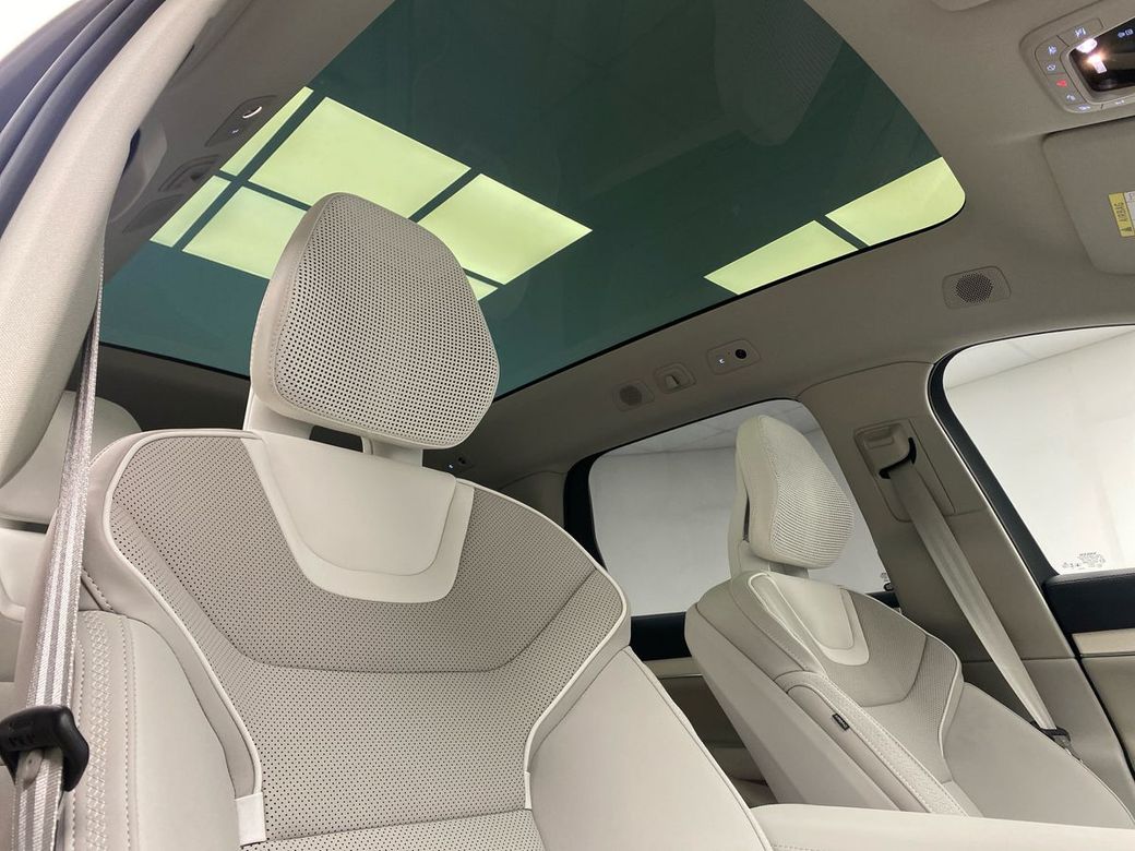 2027 Volvo EX90