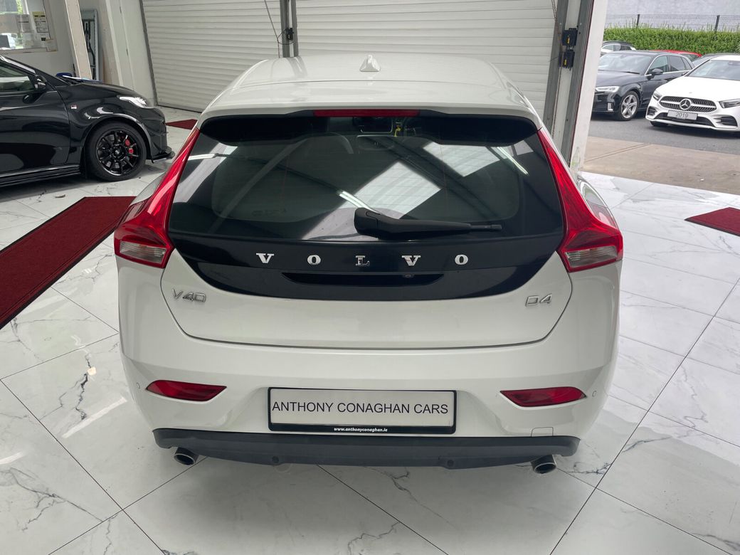 2017 Volvo V40