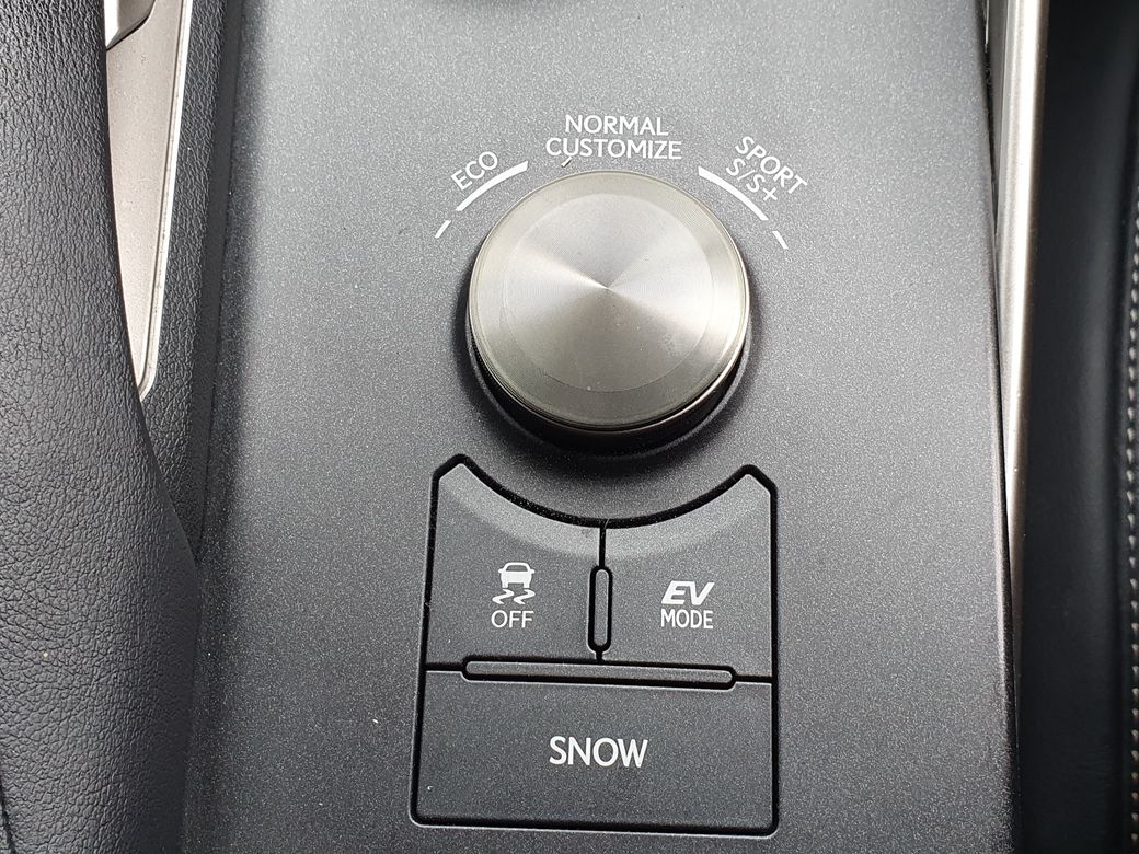 2017 Lexus IS 300h