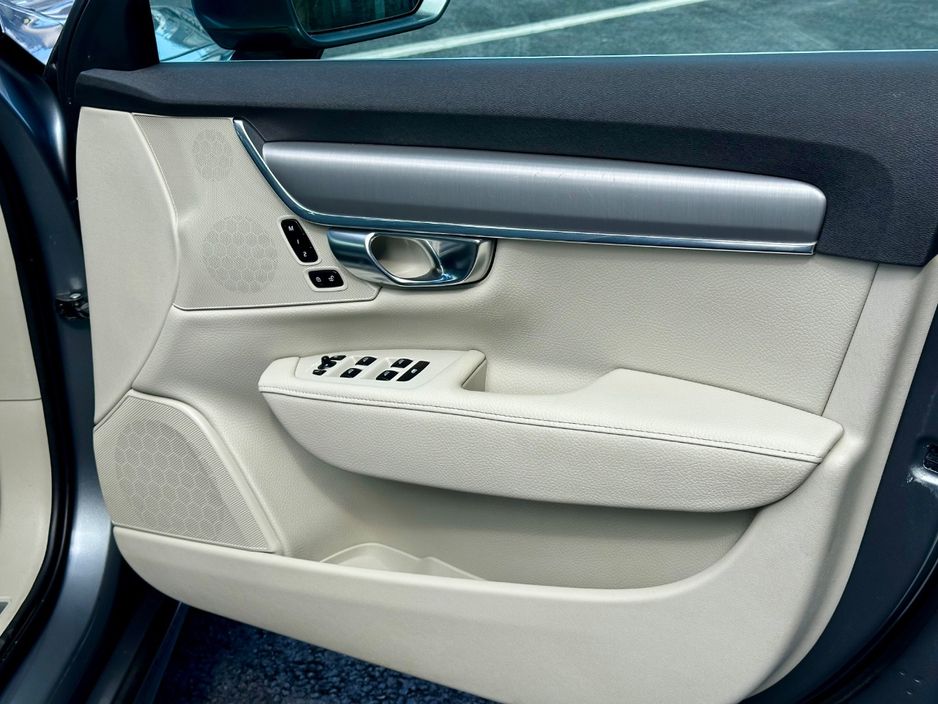 2021 Volvo S90