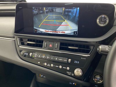 2025 Lexus ES 300h