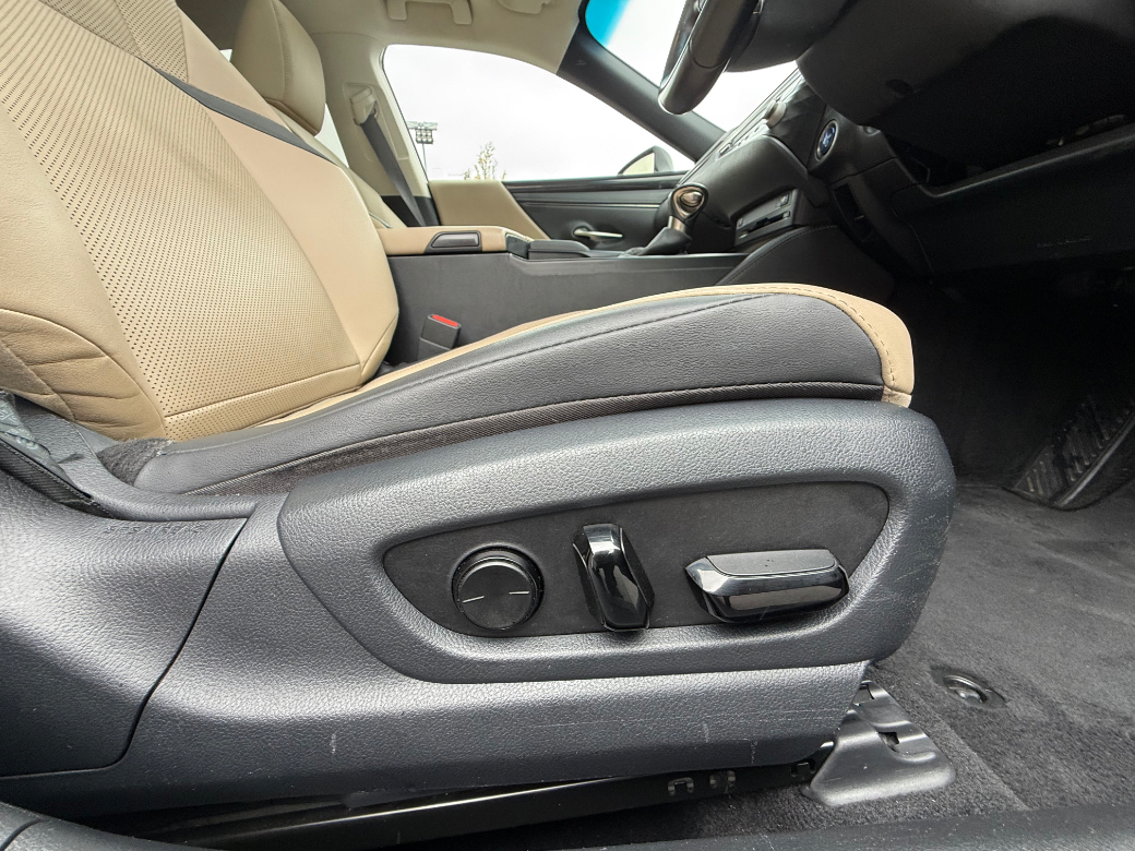 2021 Lexus ES 300h