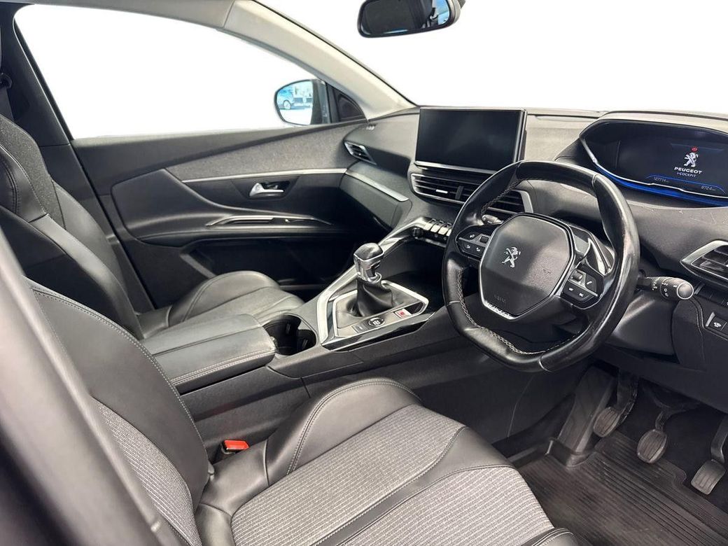 2022 Peugeot 5008