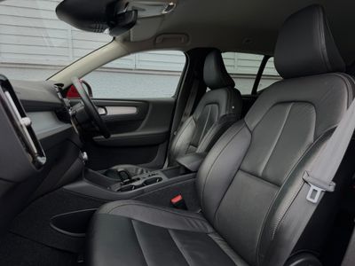 2022 Volvo XC40