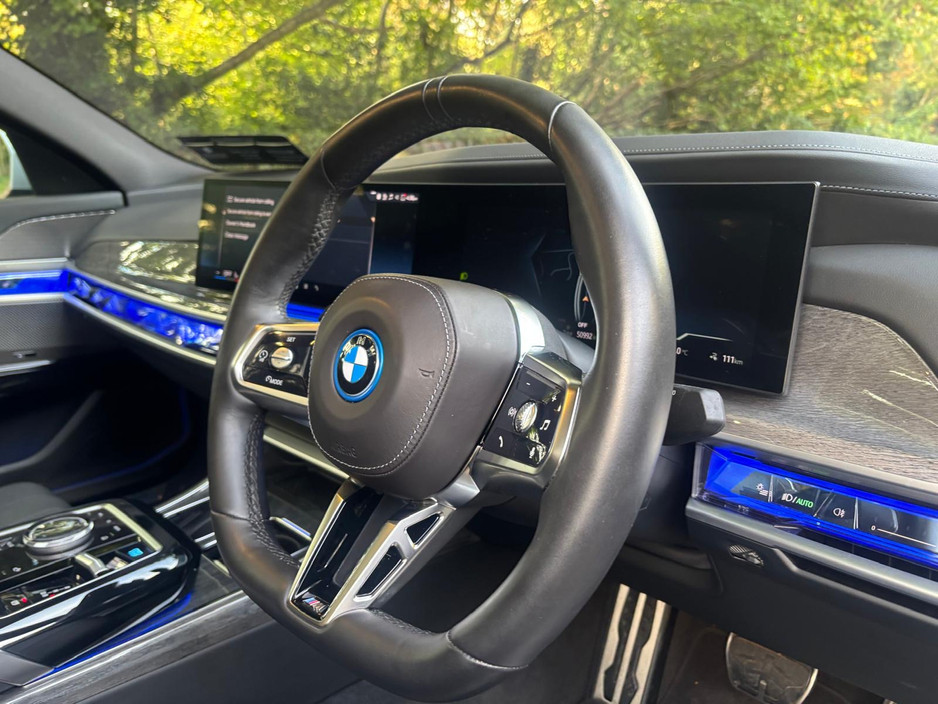 2024 BMW i7