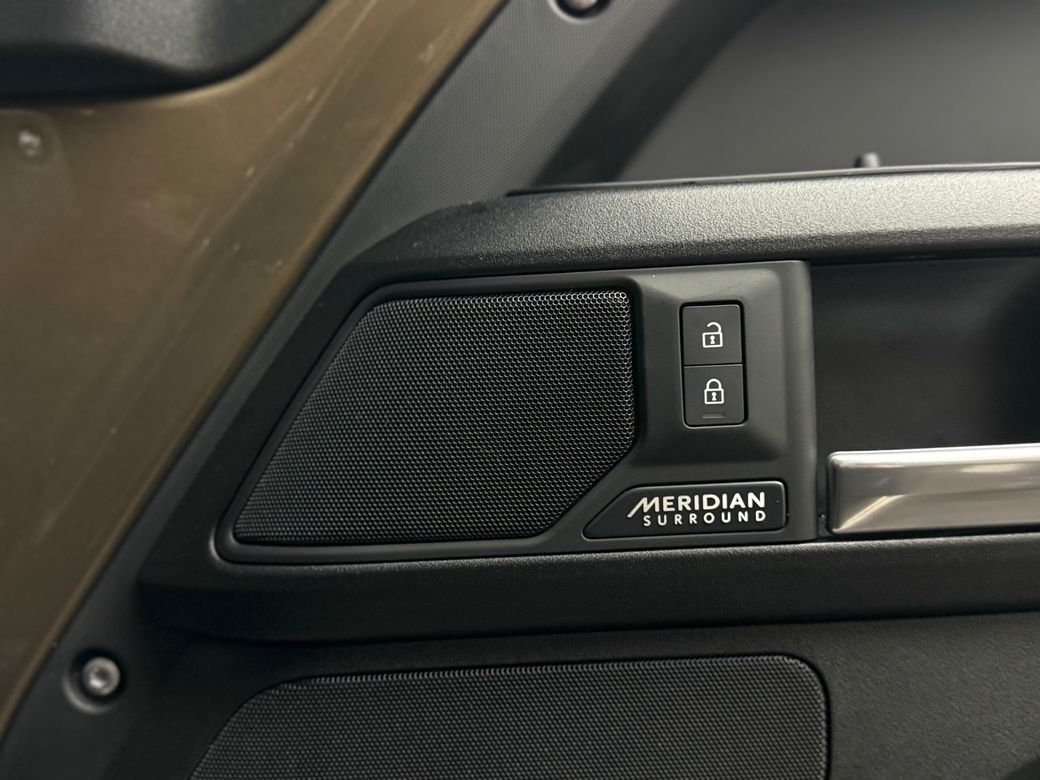 2025 Land Rover Defender