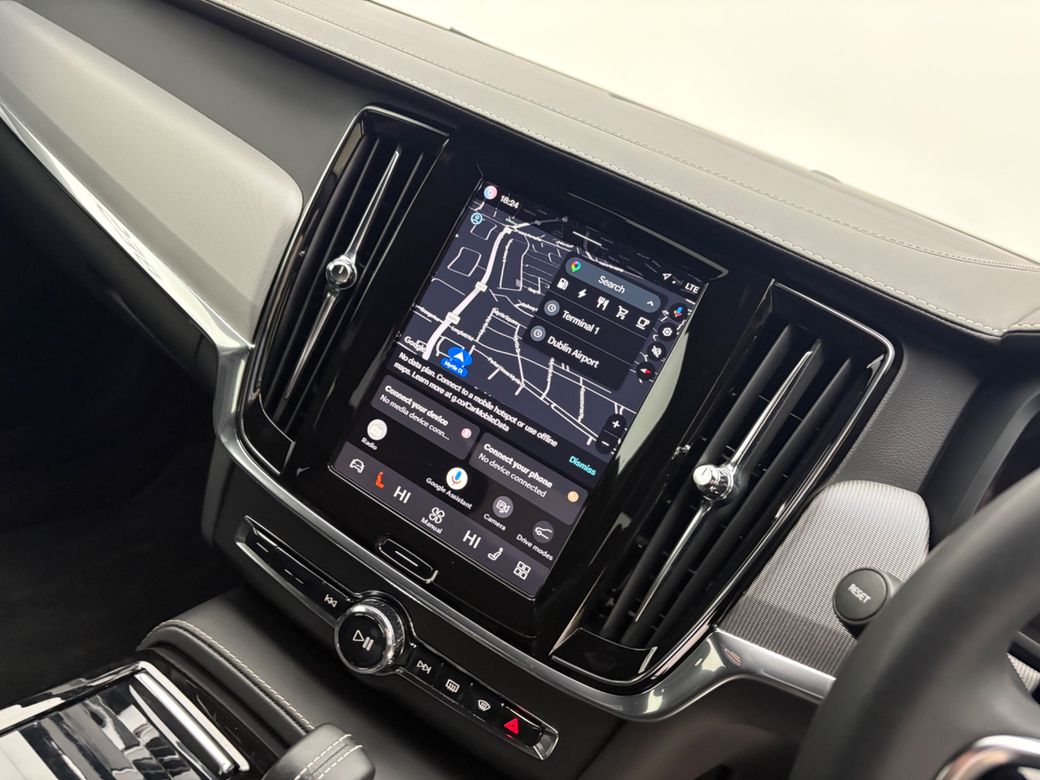 2022 Volvo S90