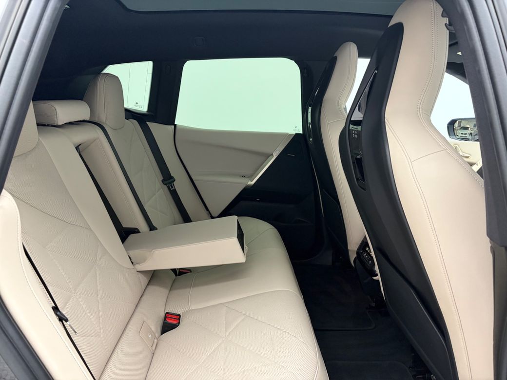 2023 BMW iX